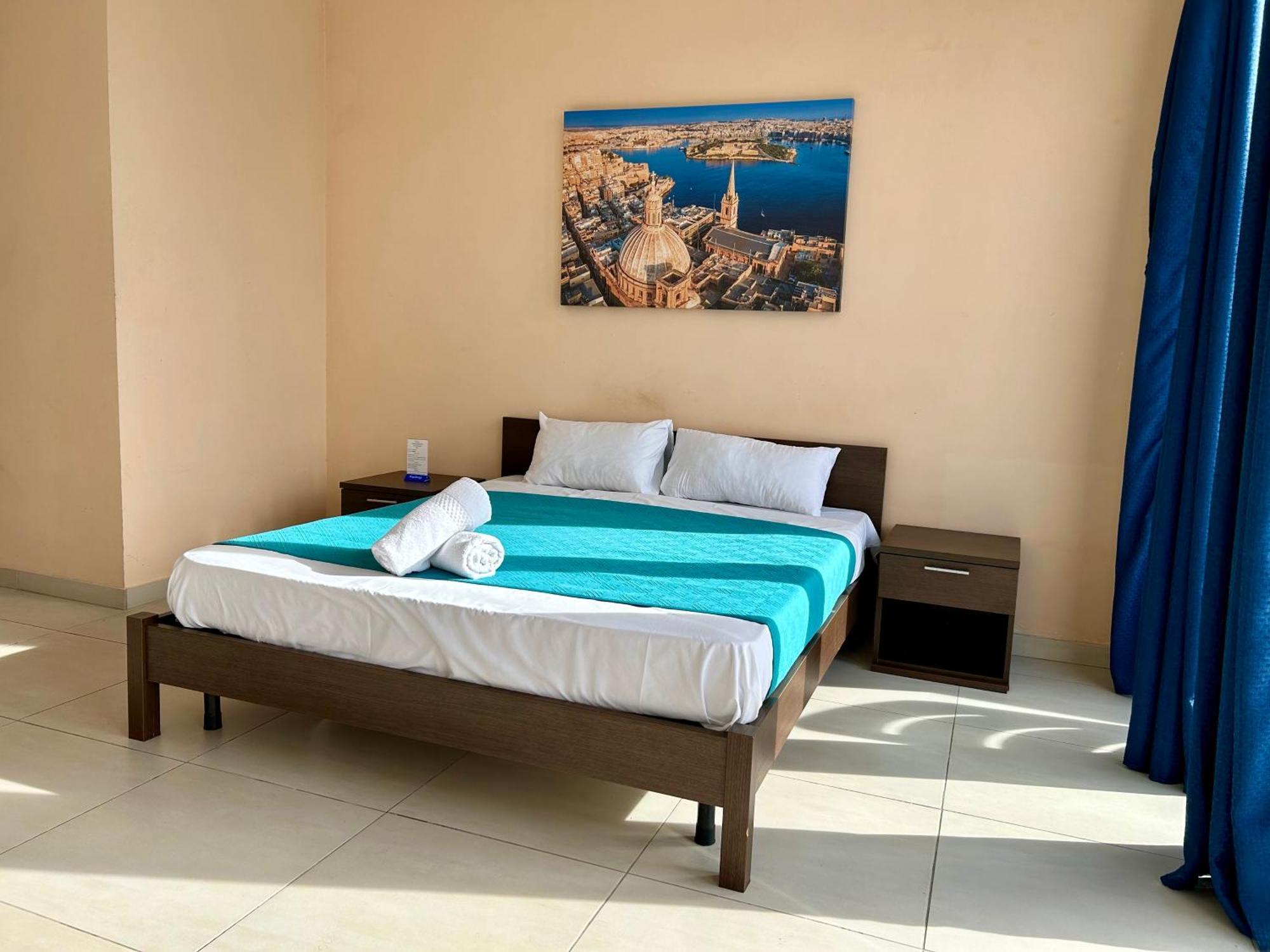 Готель Malta Paradise Central Accomodation Saint Julian's Екстер'єр фото